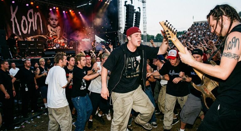 Revolusi Nu-Metal Korn & Limp Bizkit: Ketika Hip-Hop dan Heavy Metal Menyatukan Anak Muda Akhir 90-an