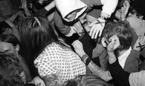 Dari Amarah Bawah Tanah ke Gaya Hidup Abadi: Sejarah Terbentuknya Kultur Straight Edge