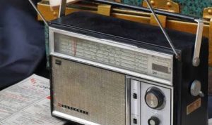 Salam-Salam Mengudara: Radio sebagai Ruang Rindu dan Interaksi Anak Muda 90-an