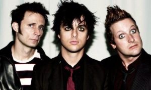 Revolusi Punk Rock 1990-an: Ledakan Energi dan Kebebasan ala Green Day