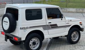 Suzuki Jimny “Katana” (1993): SUV Ringkas Si Pelibas Jalanan dan Simbol Skena Gaul Anak Muda 90-an